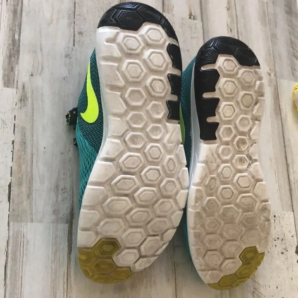 Bundle lady’s Nike flex Sz 8 & Nike shorts  Sz Sm